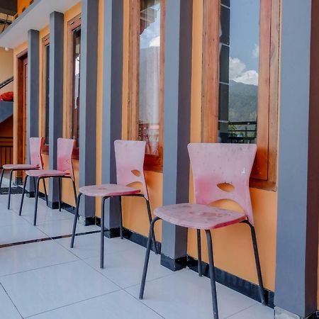 Oyo 1351 Tanggulasi Resto & Residence Syariah Magetan エクステリア 写真