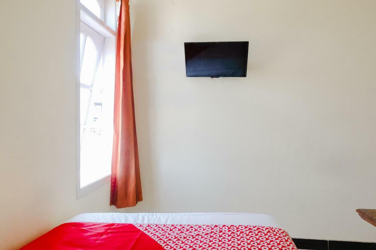 Oyo 1351 Tanggulasi Resto & Residence Syariah Magetan エクステリア 写真